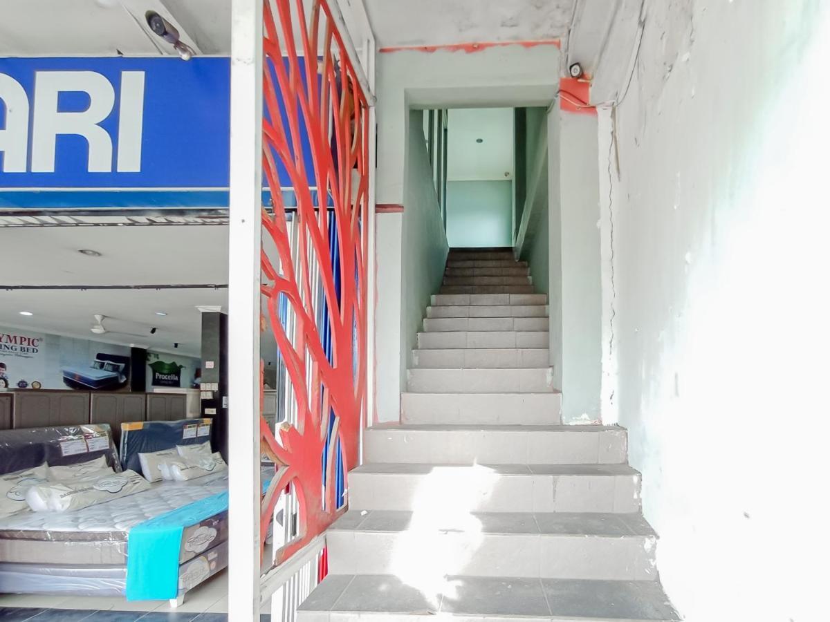 Reddoorz Syariah Near Q-Mall Banjarbaru Martapura  Екстериор снимка