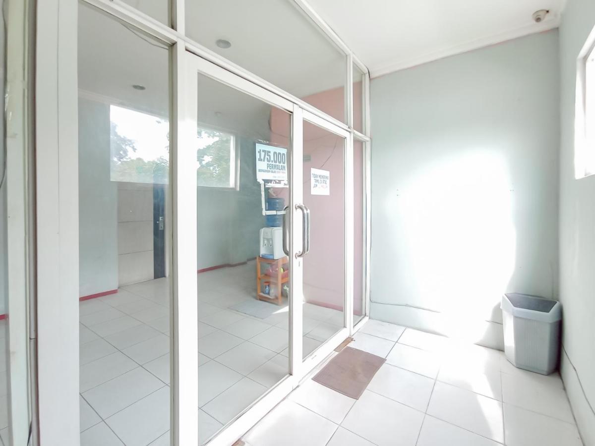 Reddoorz Syariah Near Q-Mall Banjarbaru Martapura  Екстериор снимка