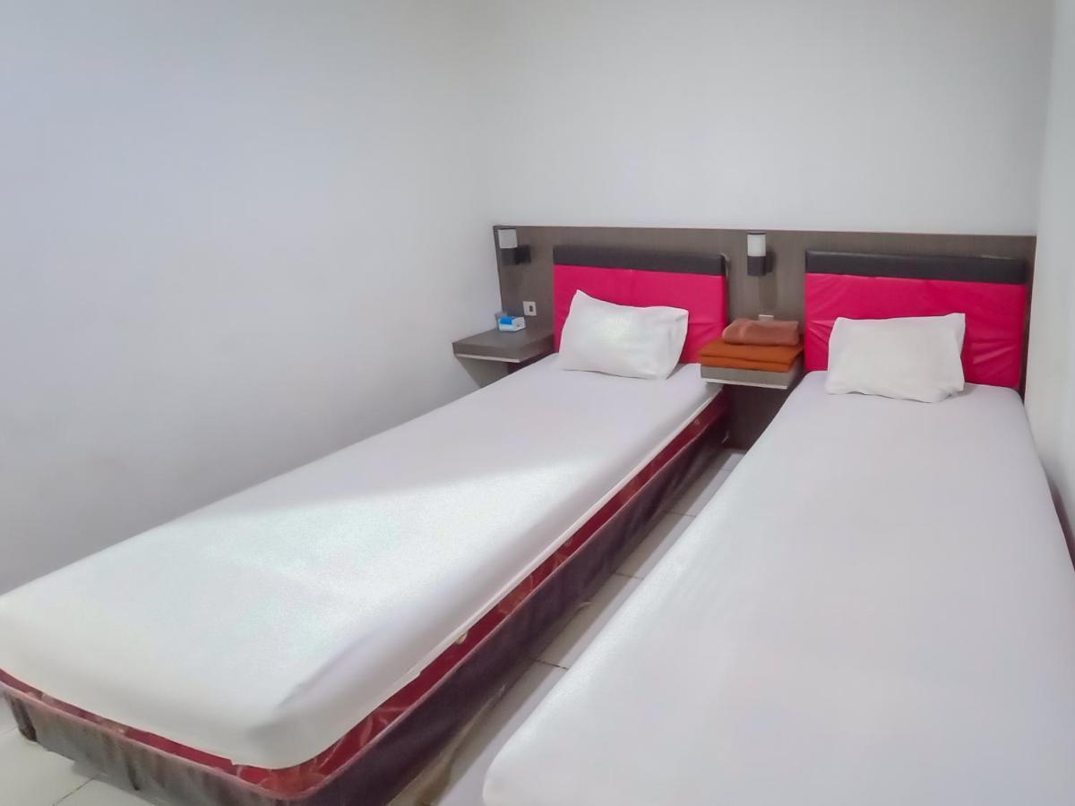 Reddoorz Syariah Near Q-Mall Banjarbaru Martapura  Екстериор снимка